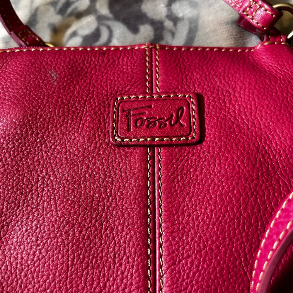 Fossil Fuchsia Leather Crossbody Bag - Picture 2 of 9